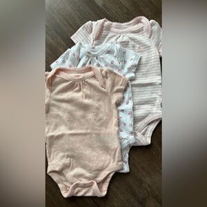Gap Onesies 3 m